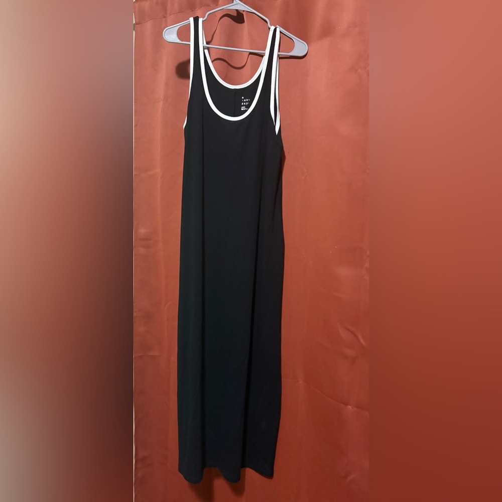 Cotton modal blend, rib knit. Black and white.Midi tank dress.
